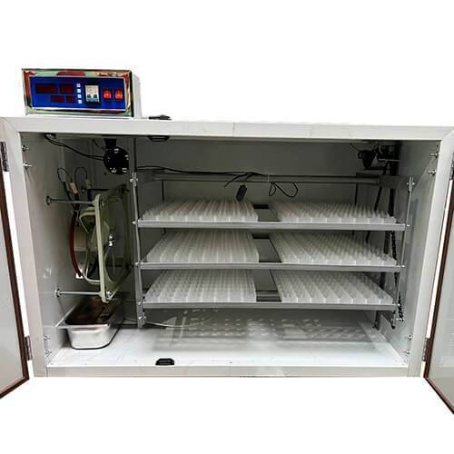 Incubator automat 528 oua