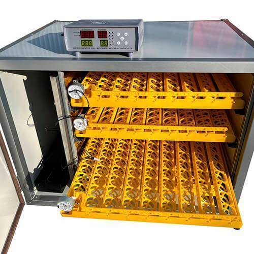 Incubator automat 4